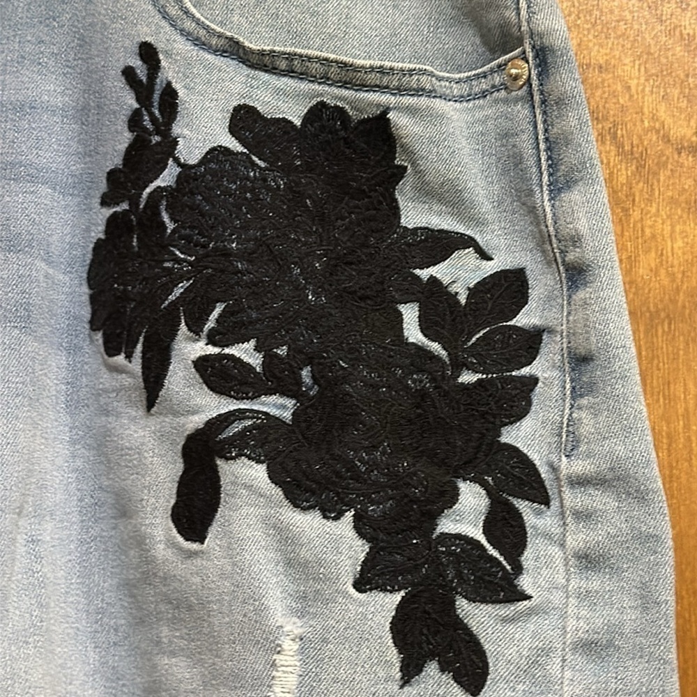 Lane Bryant Distressed Denim Shorts with Embroidery Detail Size 24 - EUC - Picture 2 of 5